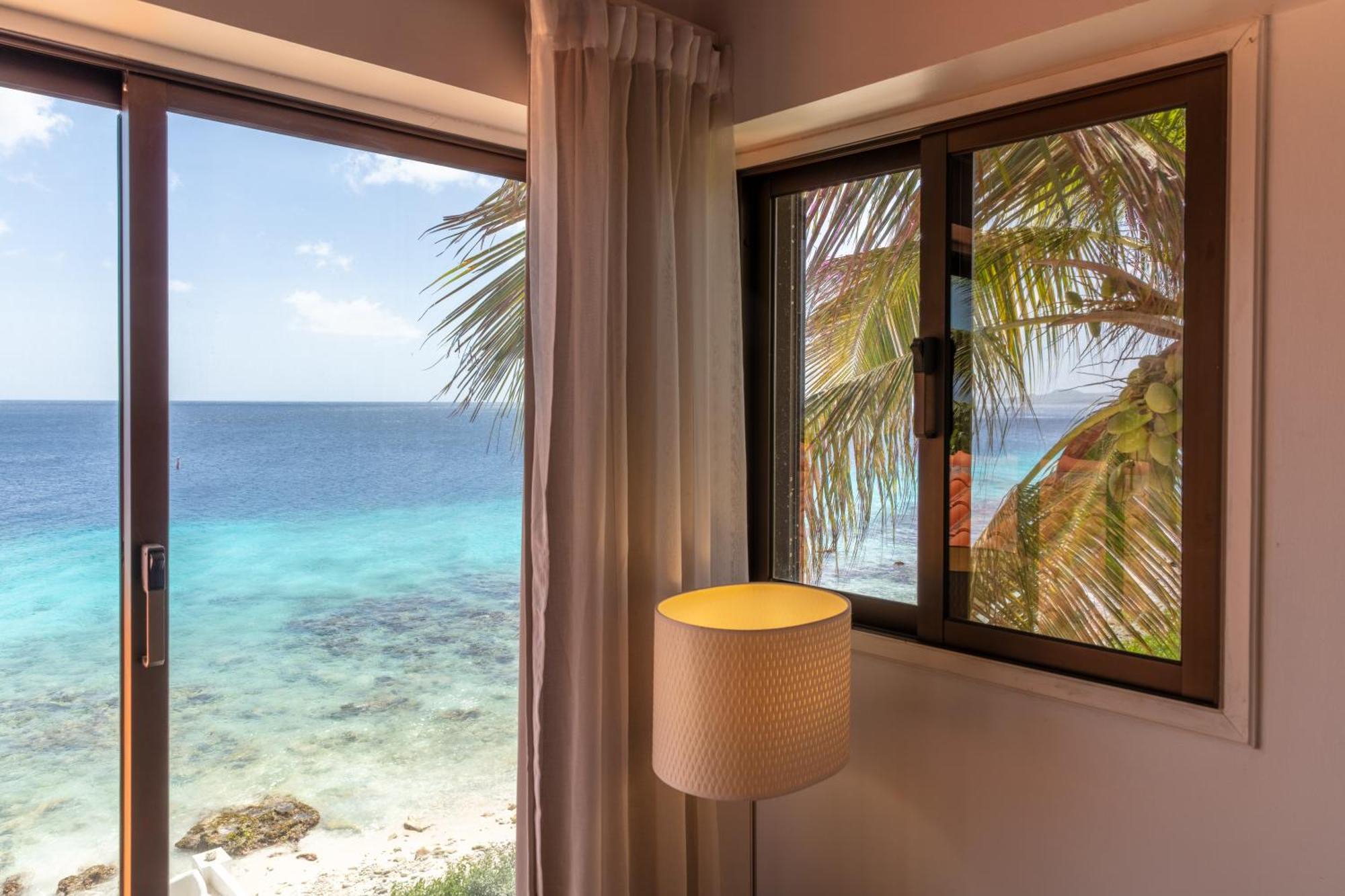 One Ocean Boutique Apartments & Suites Bonaire Кралендижк Екстериор снимка