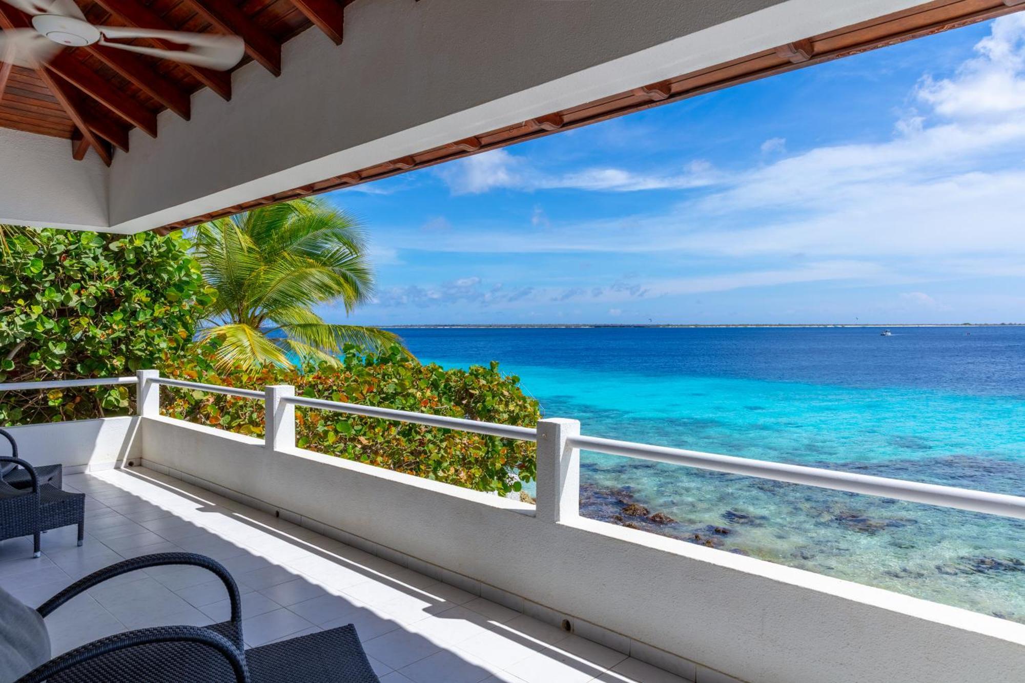 One Ocean Boutique Apartments & Suites Bonaire Кралендижк Екстериор снимка
