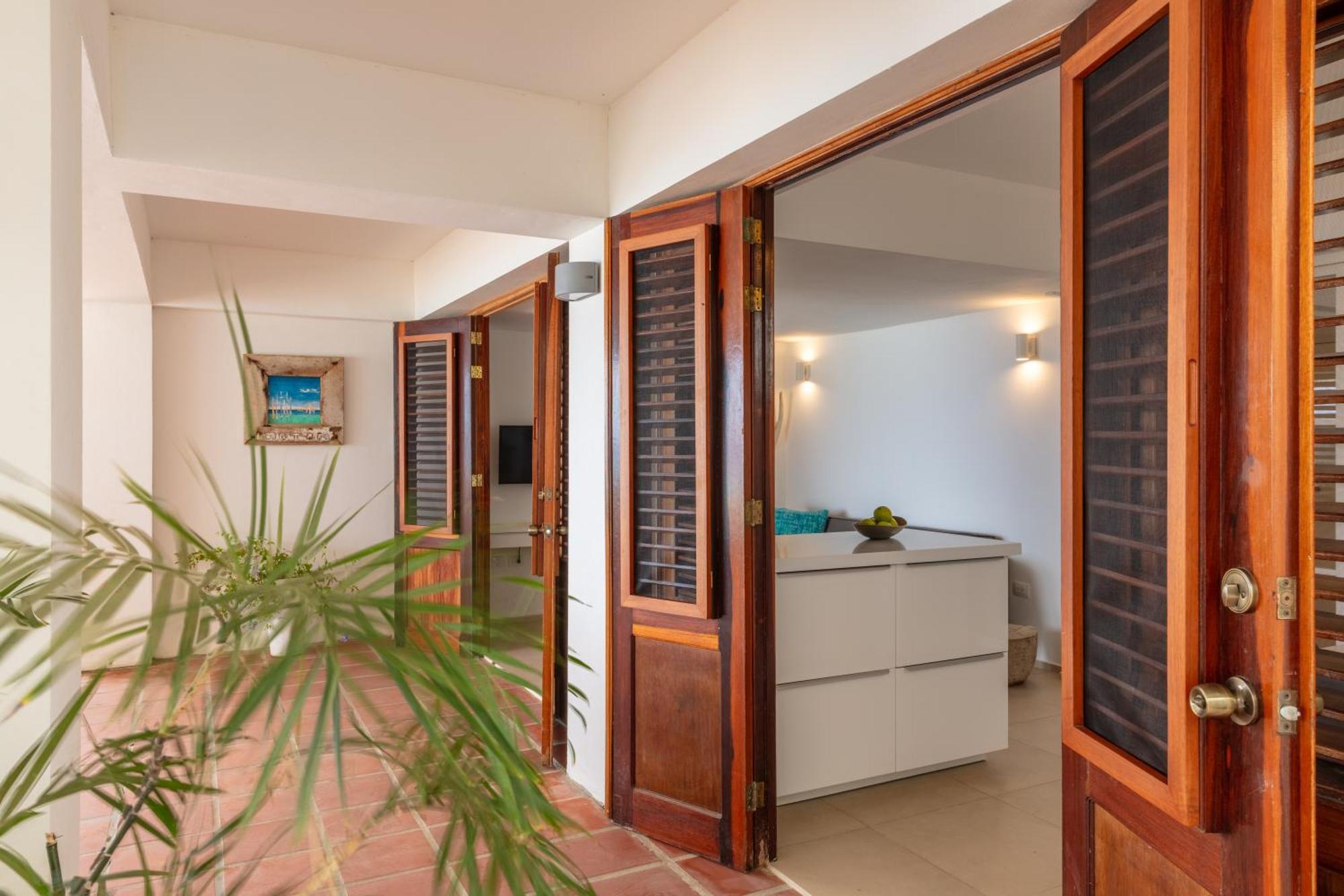 One Ocean Boutique Apartments & Suites Bonaire Кралендижк Стая снимка