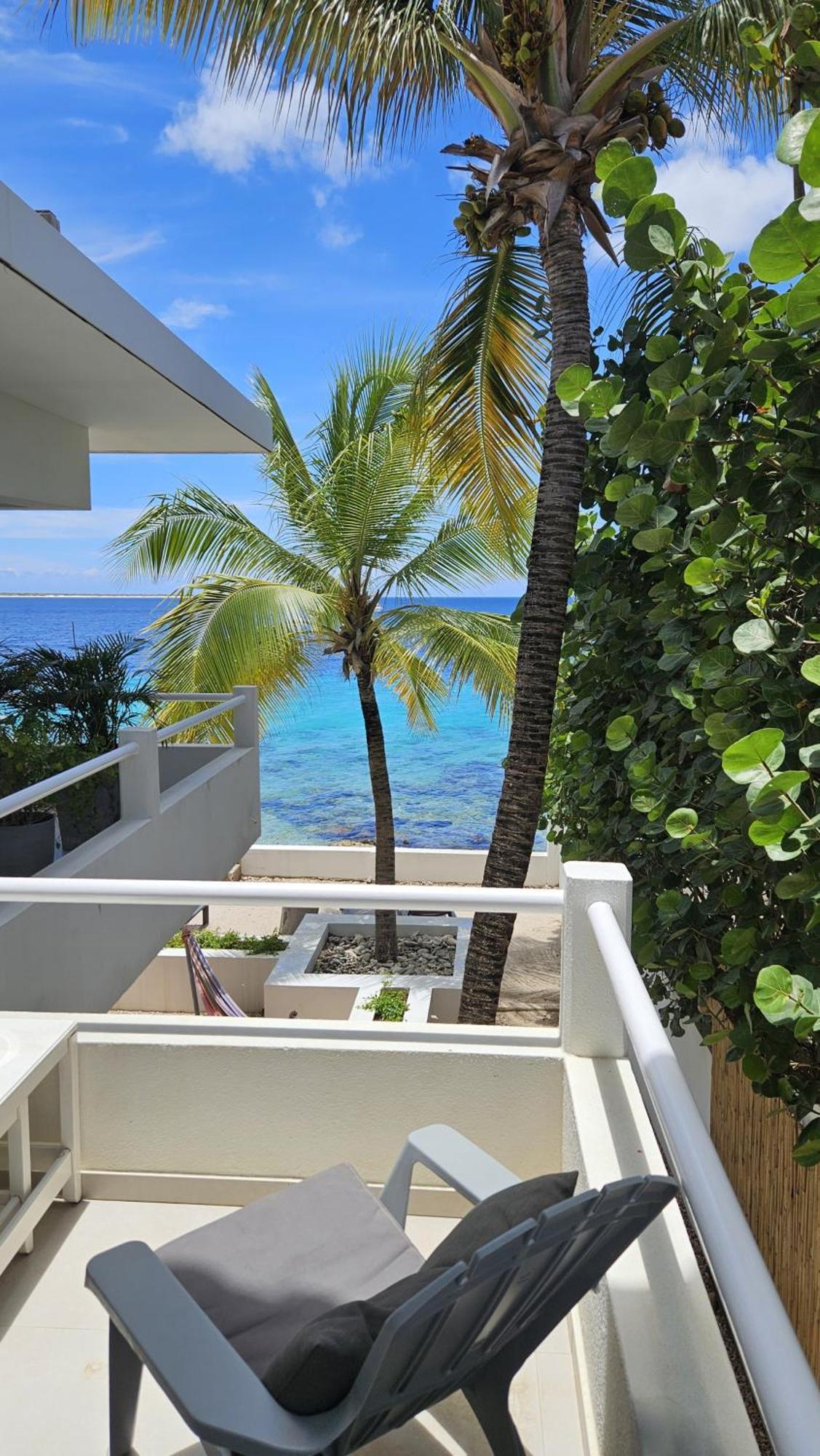 One Ocean Boutique Apartments & Suites Bonaire Кралендижк Екстериор снимка