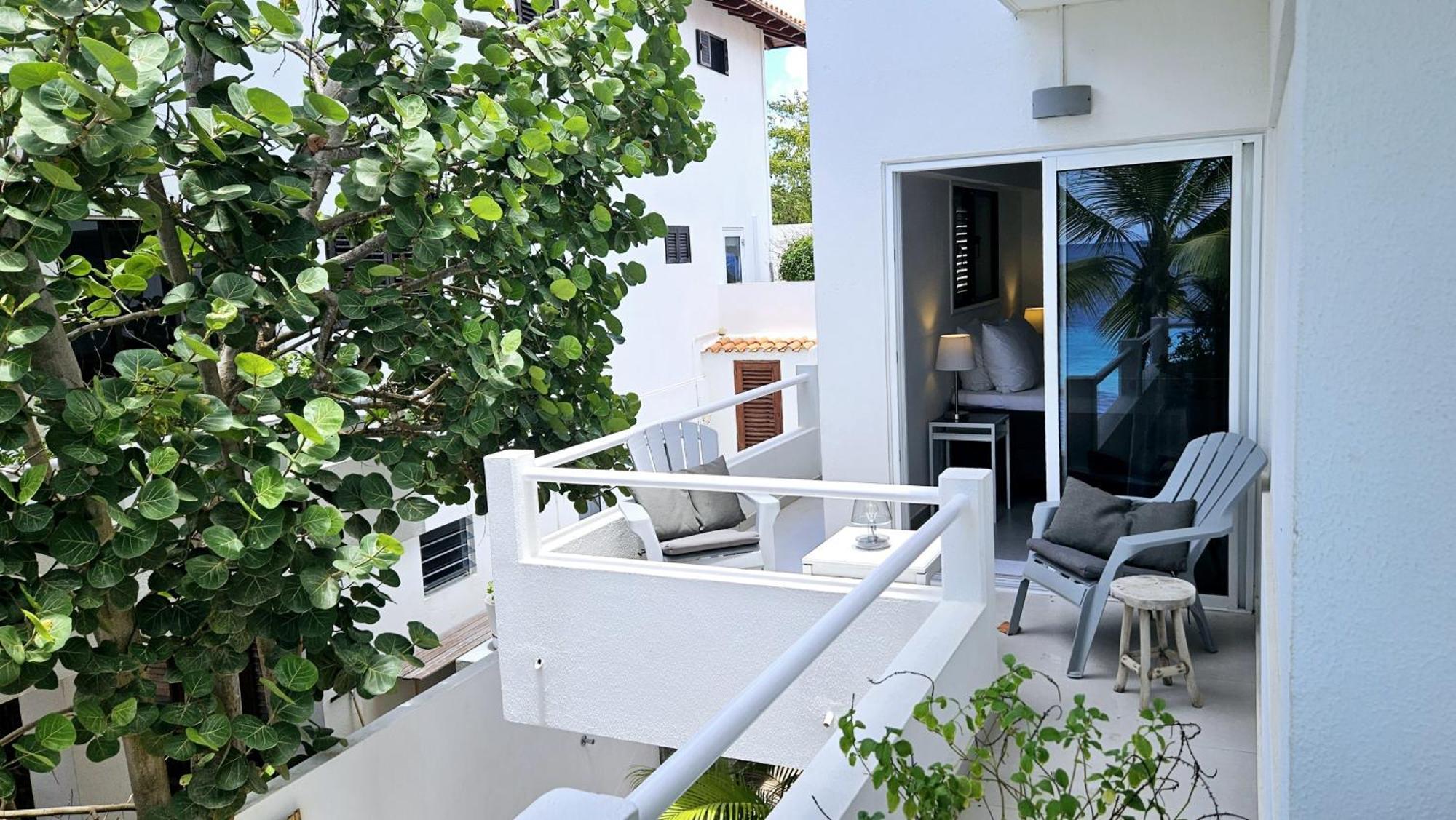 One Ocean Boutique Apartments & Suites Bonaire Кралендижк Екстериор снимка