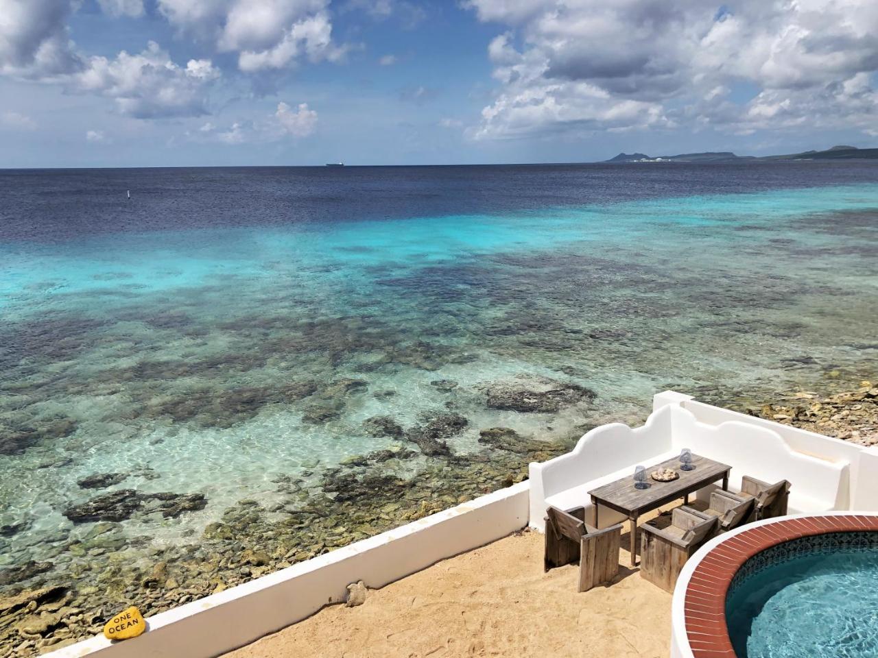 One Ocean Boutique Apartments & Suites Bonaire Кралендижк Екстериор снимка